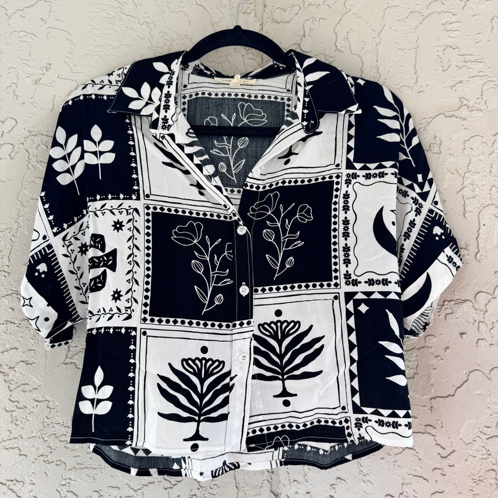 Black & White Floral Women's Crop Top